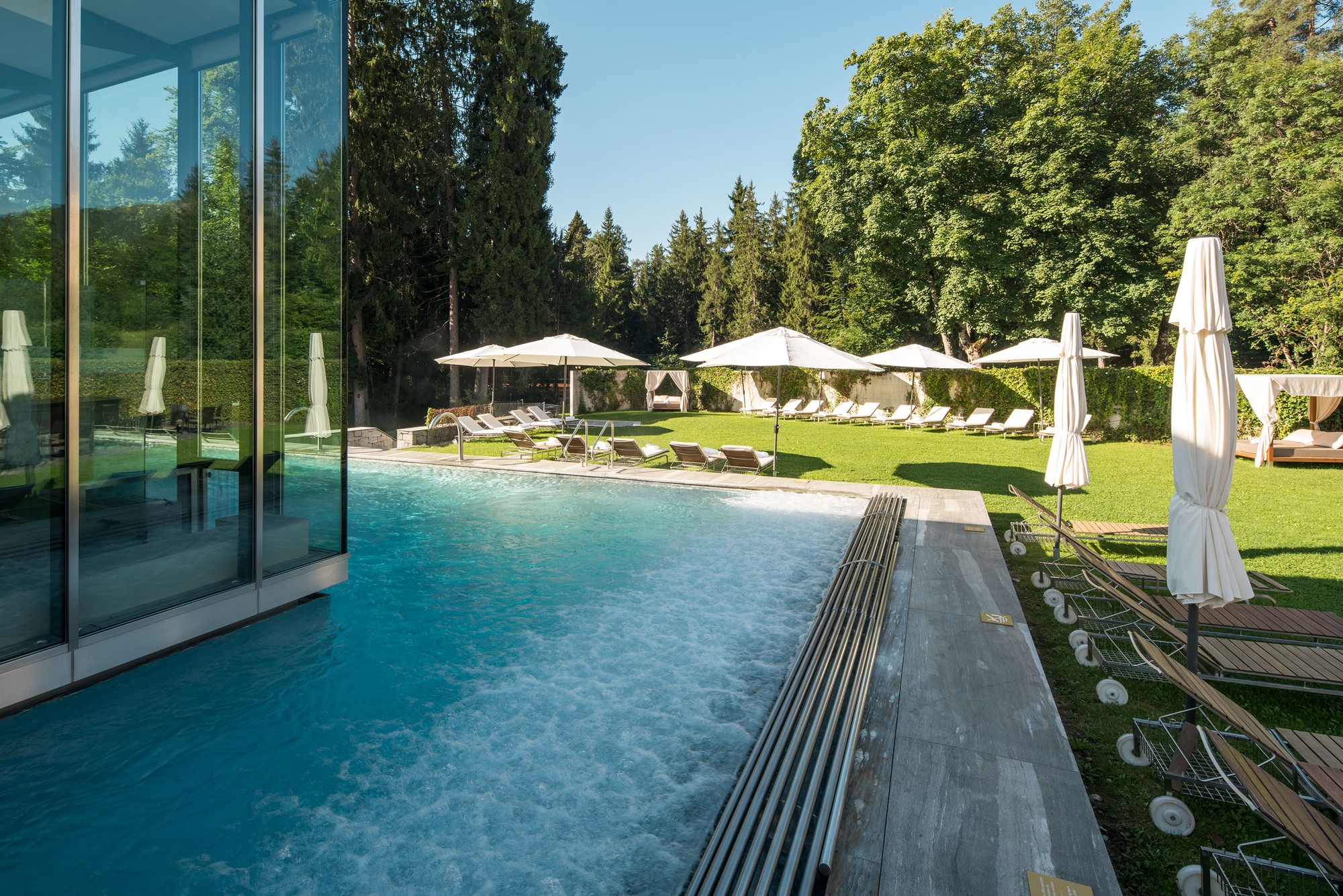 Mauchle Pool AG :: Angebot, Edelstahlbecken & Edelstahlpools für